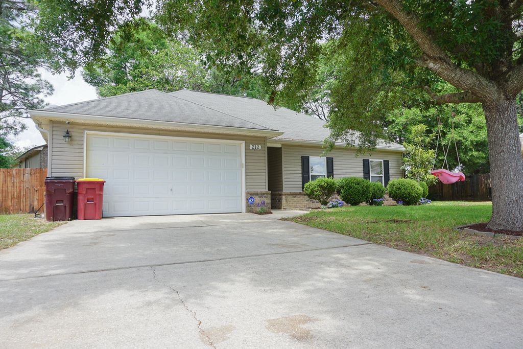 212 Ladue Avenue, Crestview, FL 32539
