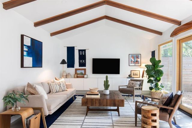 1809 Sylvan DR, Austin, TX 78741