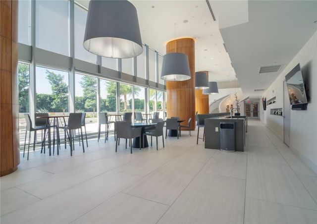 1180 N Federal Highway 1103, Fort Lauderdale, FL 33304