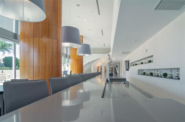 1180 N Federal Highway 1103, Fort Lauderdale, FL 33304