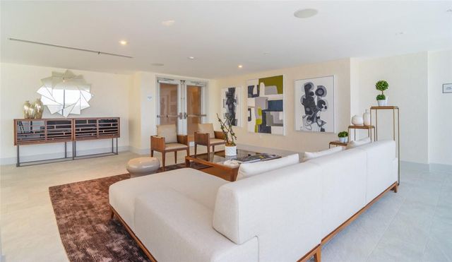 1180 N Federal Highway 1103, Fort Lauderdale, FL 33304