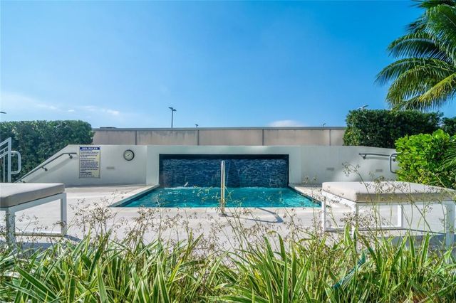 1180 N Federal Highway 1103, Fort Lauderdale, FL 33304