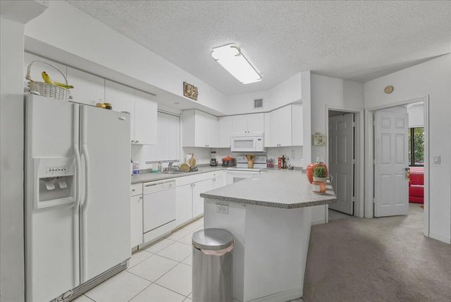 2105 Lavers Circle 212, Delray Beach, FL 33444