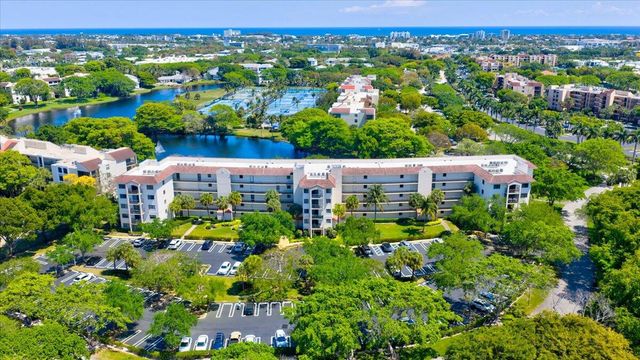 2105 Lavers Circle 212, Delray Beach, FL 33444