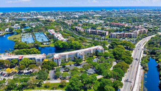 2105 Lavers Circle 212, Delray Beach, FL 33444