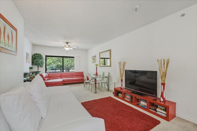 2105 Lavers Circle 212, Delray Beach, FL 33444