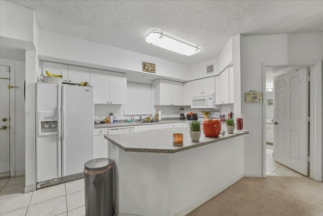 2105 Lavers Circle 212, Delray Beach, FL 33444