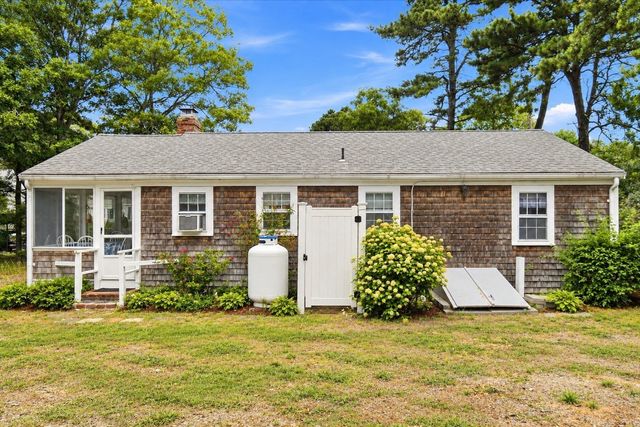 25 Freydis Dr, Dennis, MA 02660