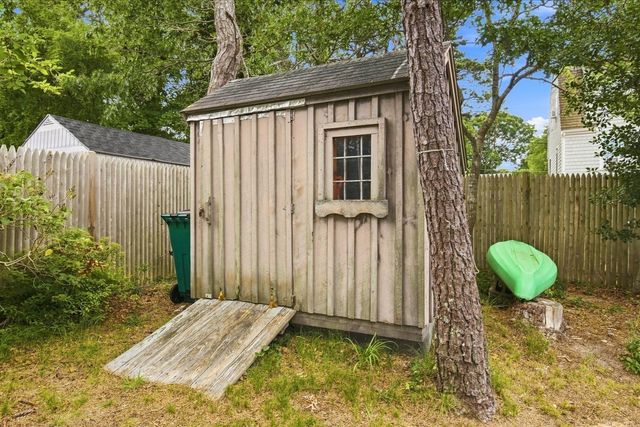 25 Freydis Dr, Dennis, MA 02660