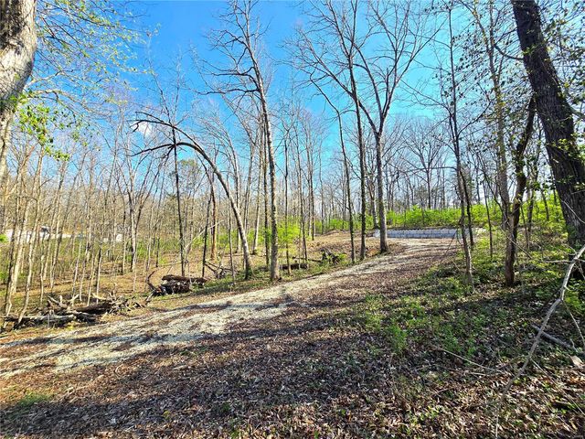 6518 S Lakeshore Drive, Hillsboro, MO 63050