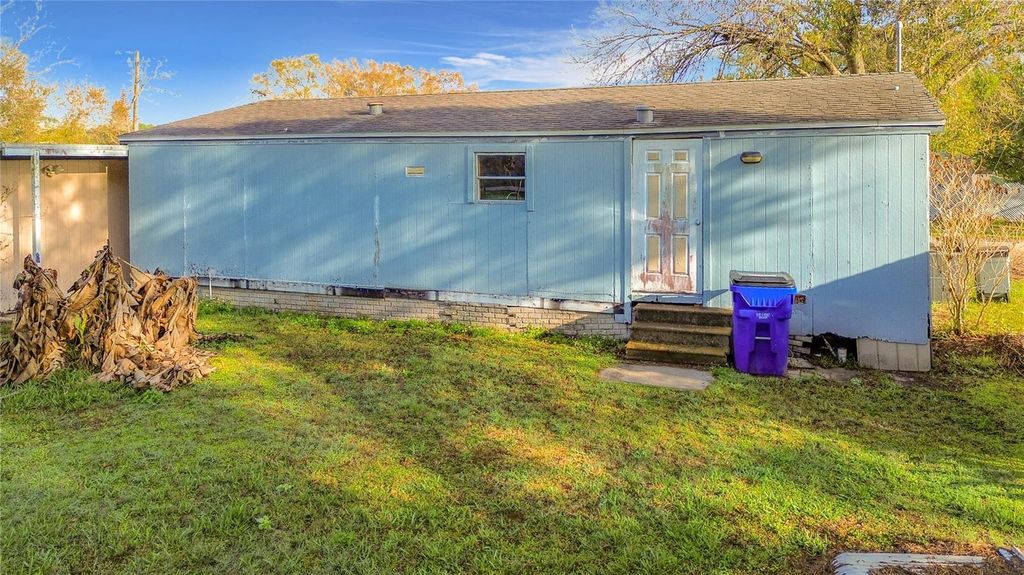 Image 20 of property listing at 820 ROBINSON AVENUE, St Cloud, FL 34769