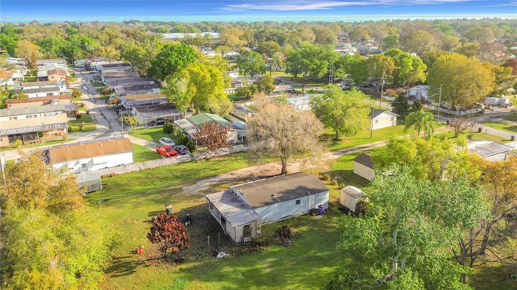 Image 23 of property listing at 820 ROBINSON AVENUE, St Cloud, FL 34769