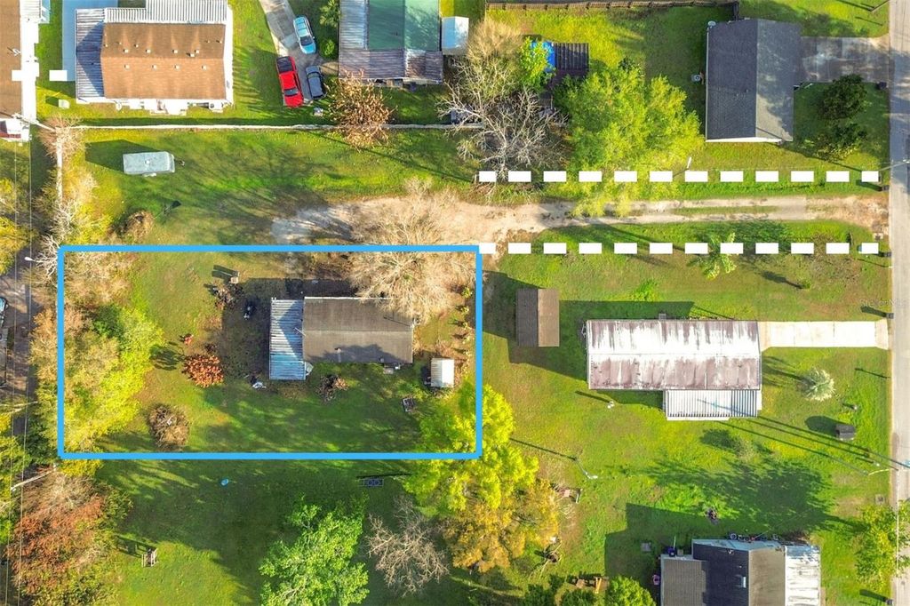 Image 5 of property listing at 820 ROBINSON AVENUE, St Cloud, FL 34769