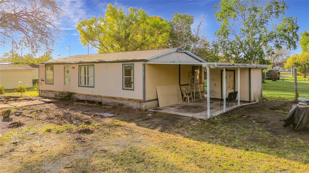 Image 7 of property listing at 820 ROBINSON AVENUE, St Cloud, FL 34769