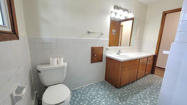 9242 Queen Avenue S, Bloomington, MN 55431