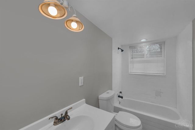 6110 Stover Ave, Cincinnati, OH 45237