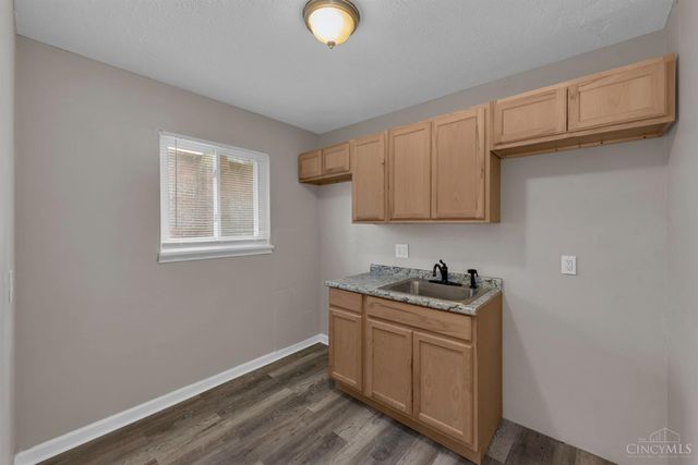 6110 Stover Ave, Cincinnati, OH 45237