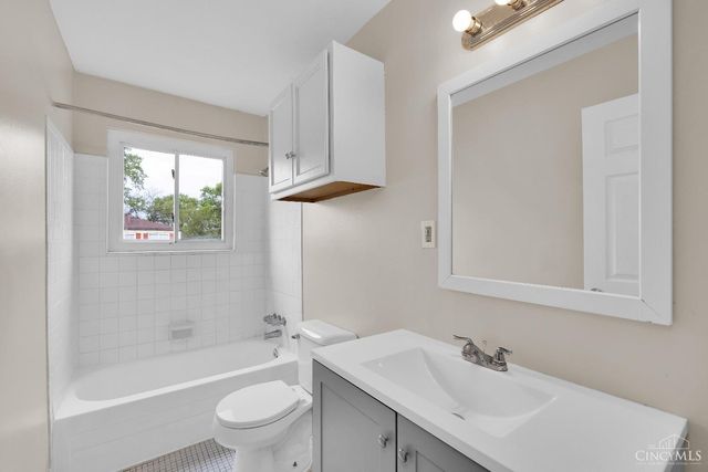 6110 Stover Ave, Cincinnati, OH 45237