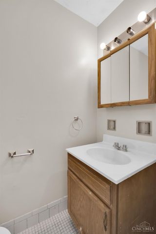 6110 Stover Ave, Cincinnati, OH 45237