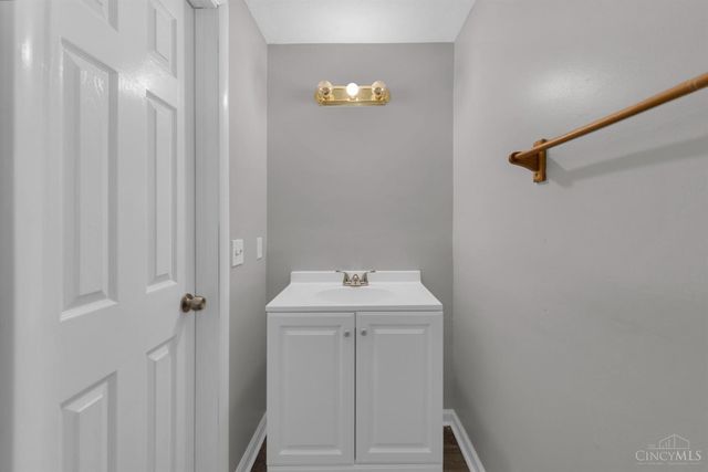 6110 Stover Ave, Cincinnati, OH 45237