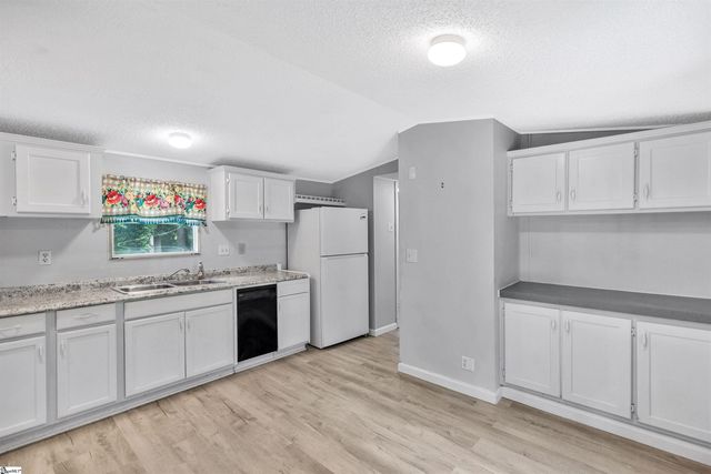 315 Shirley Circle, Townville, SC 29689