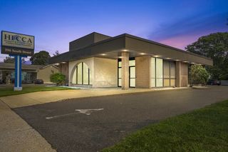 596 South Rd, Holyoke, MA 01040