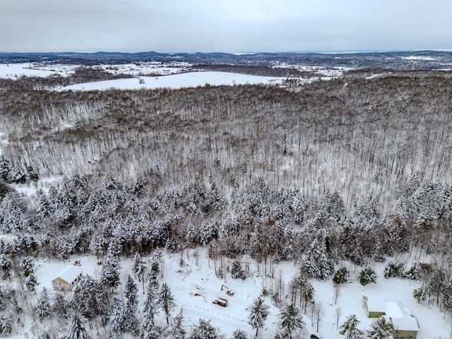 284 Leo's Lane, Georgia, VT 05478