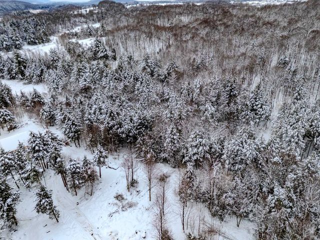 284 Leo's Lane, Georgia, VT 05478