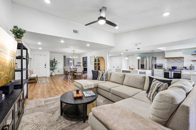 2927 Winterberry Drive, Carrollton, TX 75007