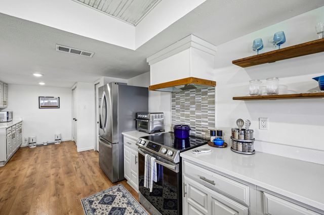 2927 Winterberry Drive, Carrollton, TX 75007