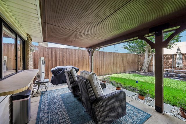 2927 Winterberry Drive, Carrollton, TX 75007