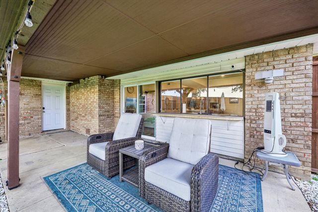 2927 Winterberry Drive, Carrollton, TX 75007
