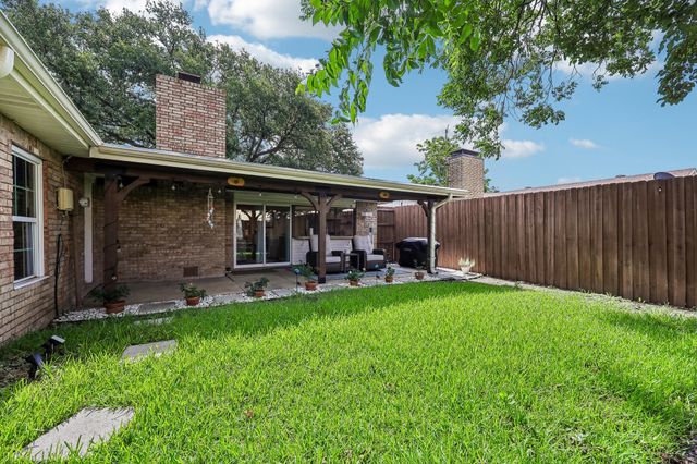 2927 Winterberry Drive, Carrollton, TX 75007