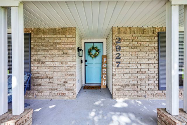 2927 Winterberry Drive, Carrollton, TX 75007