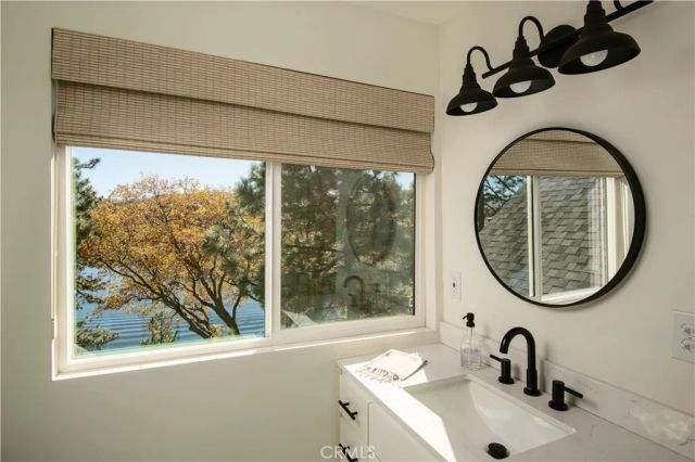 748 Shelter Cove, Lake Arrowhead, CA 92352