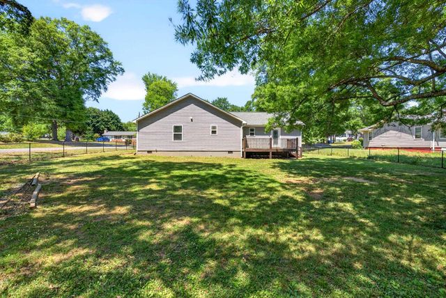 200 Kirby St, Landrum, SC 29356