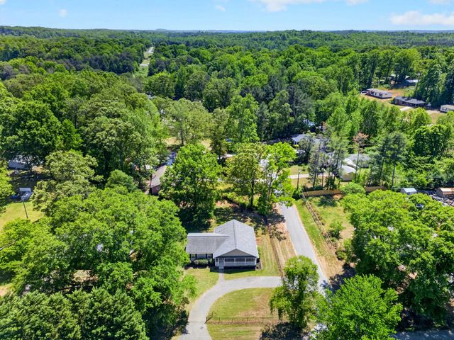 200 Kirby St, Landrum, SC 29356