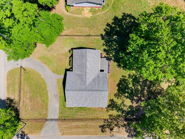 200 Kirby St, Landrum, SC 29356