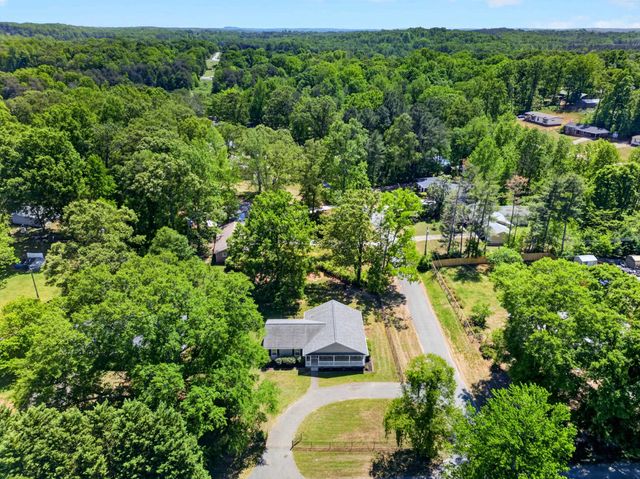 200 Kirby St, Landrum, SC 29356