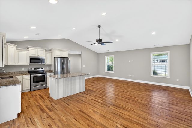 200 Kirby St, Landrum, SC 29356