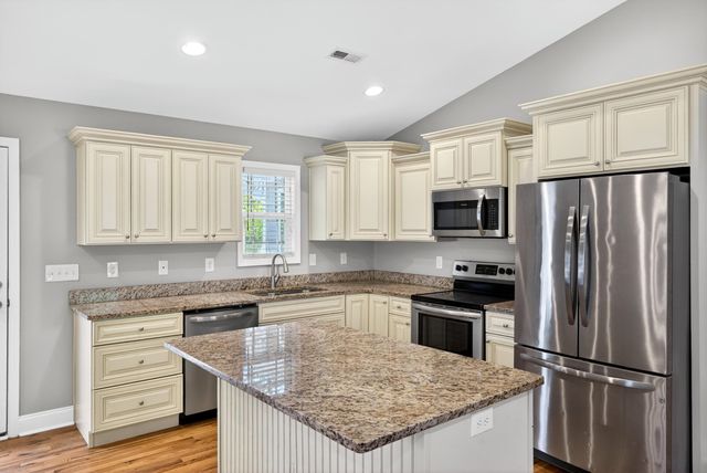 200 Kirby St, Landrum, SC 29356