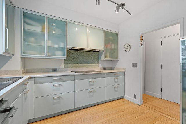 265 Woodlawn Avenue, Saint Paul, MN 55105