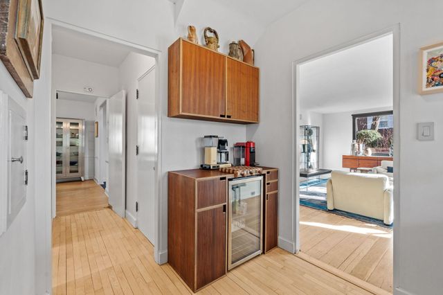 265 Woodlawn Avenue, Saint Paul, MN 55105