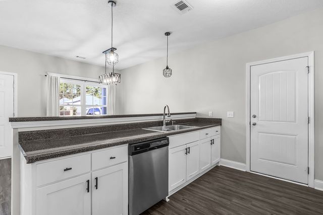 286 Bridgewater Lane, Darien, GA 31305