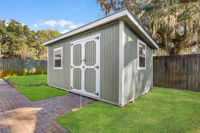 286 Bridgewater Lane, Darien, GA 31305