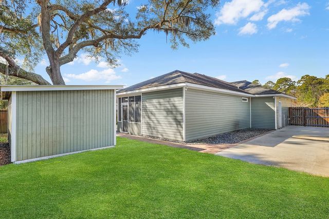 286 Bridgewater Lane, Darien, GA 31305