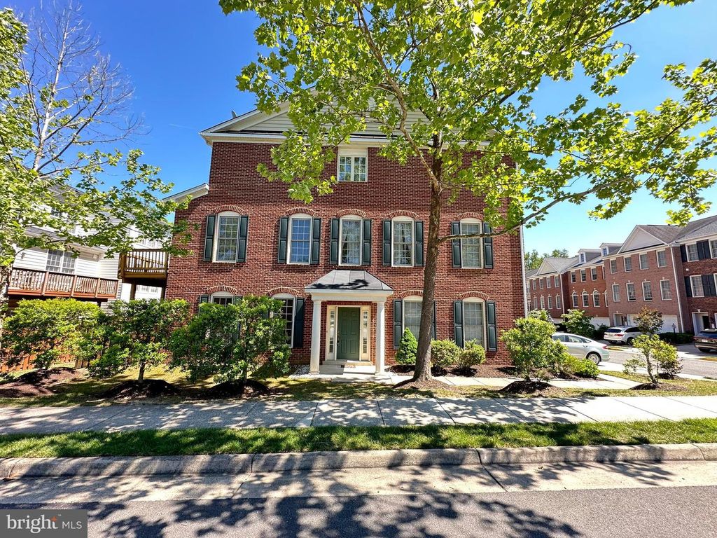 8362 MILLOM CT, Lorton, VA 22079