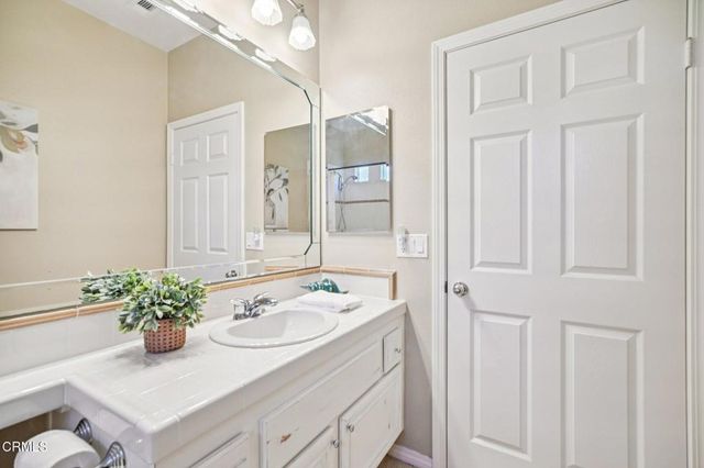 1337 Bayside Circle, Oxnard, CA 93035