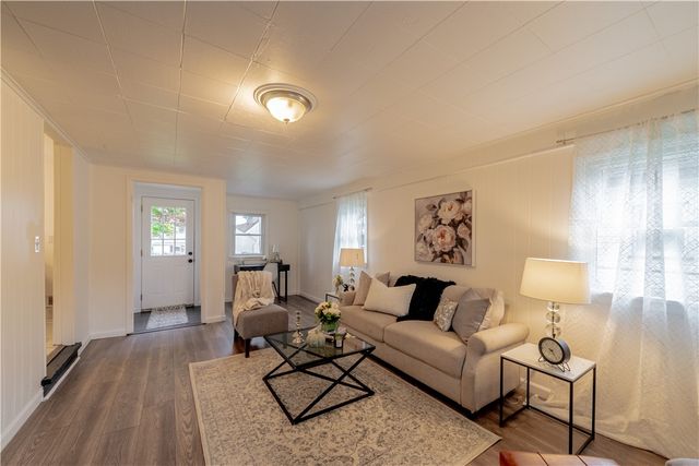 19 Mac Arthur Road, Greece, NY 14615