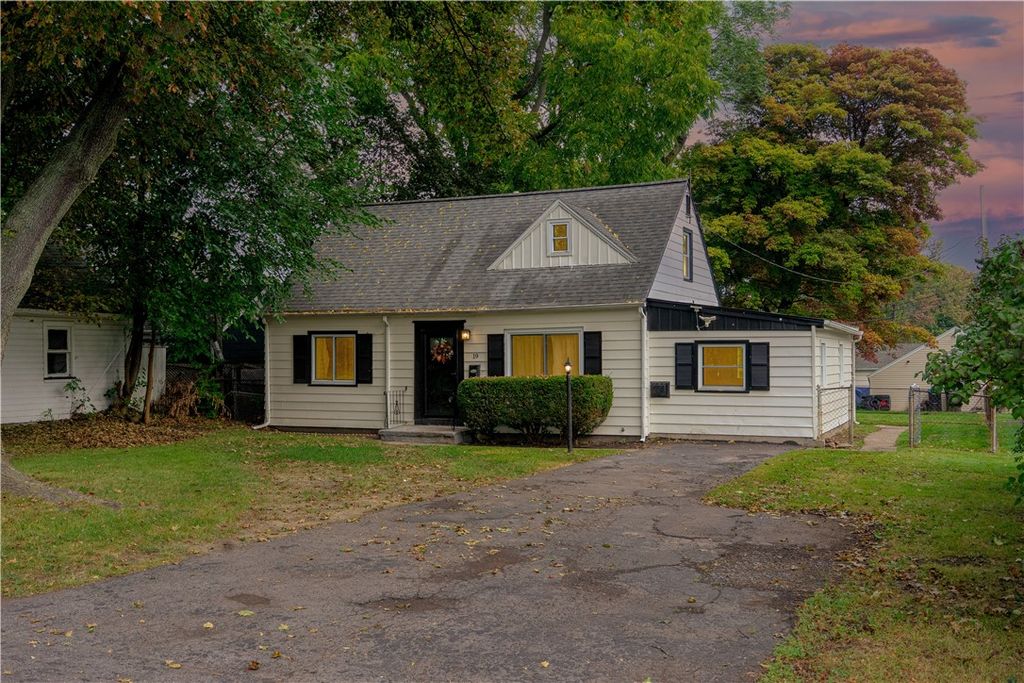 19 Mac Arthur Road, Greece, NY 14615